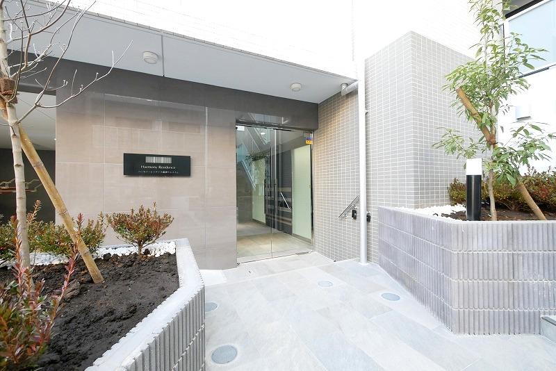 18/22 エントランス