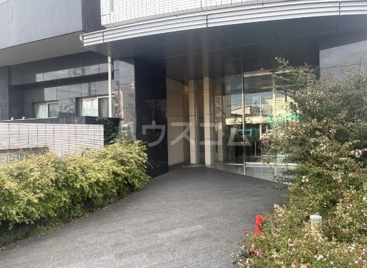 22/30 エントランス