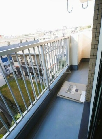 21/28 バルコニー