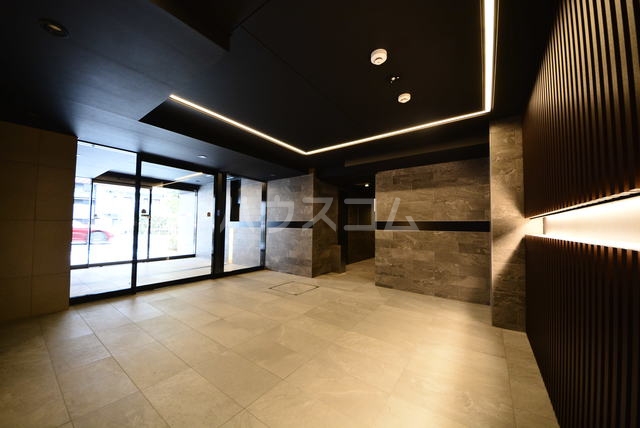 26/30 エントランス