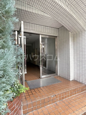 24/24 エントランス