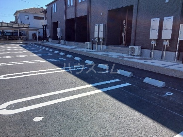 2/6 駐車場