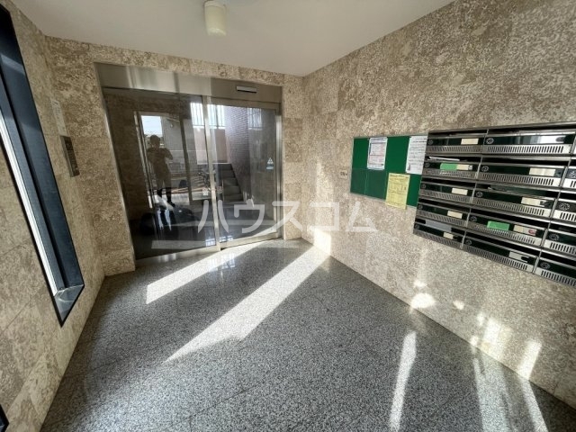 20/30 エントランス