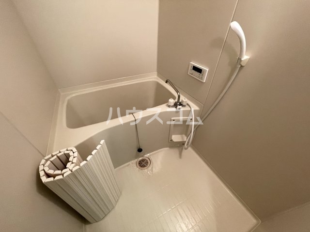 13/30 浴室