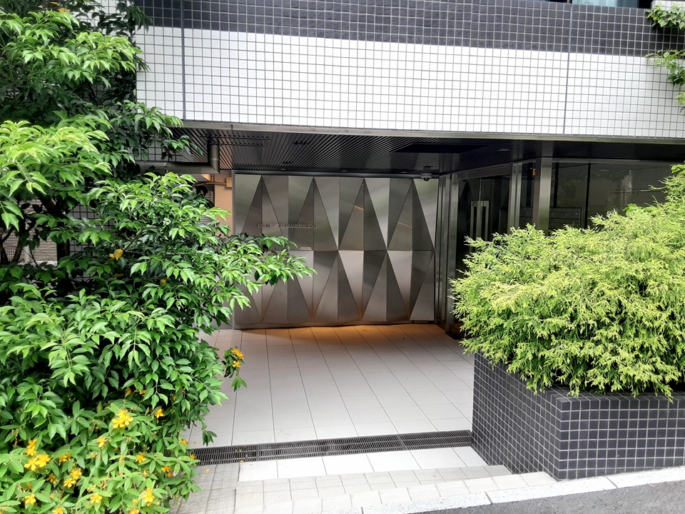 24/30 エントランス