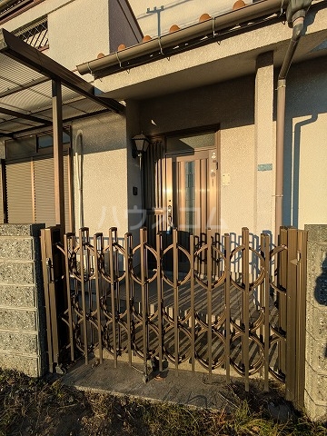 23/30 エントランス