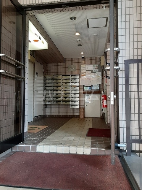 26/30 エントランス