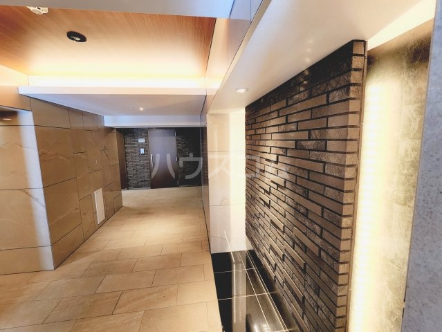 28/30 エントランス