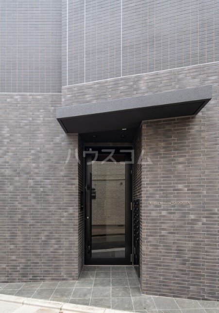 20/23 エントランス