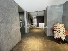 15/23 エントランス