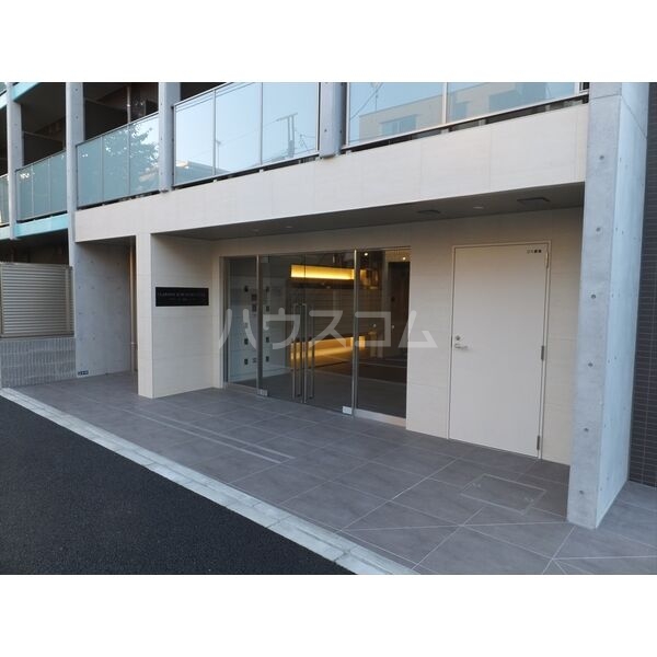 19/26 エントランス