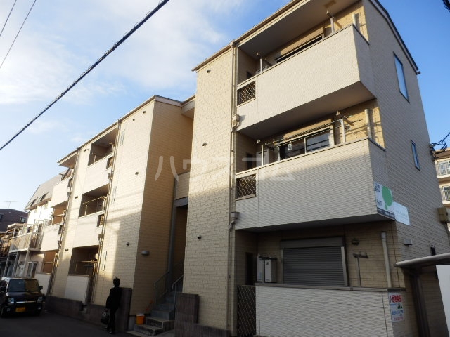 16/19 エントランス