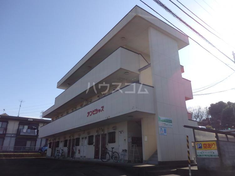 24/30 エントランス