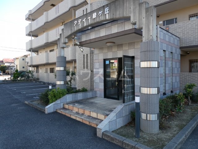 28/30 エントランス