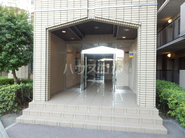 23/30 エントランス