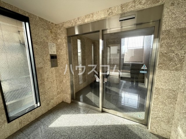 23/30 エントランス