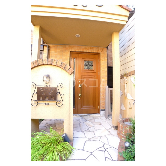 15/21 エントランス