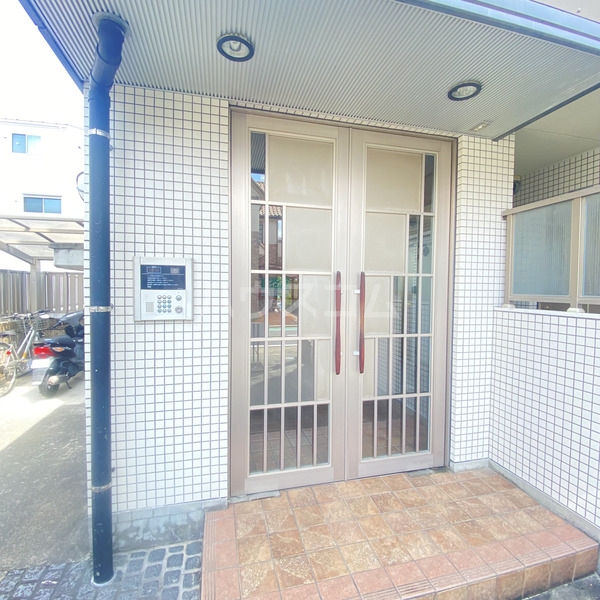 14/20 エントランス