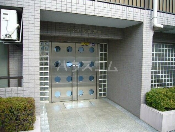 18/21 エントランス