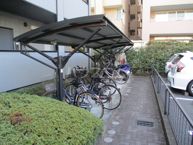 21/30 エントランス