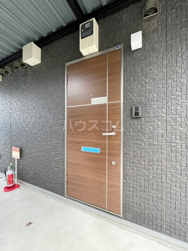 2/2 エントランス