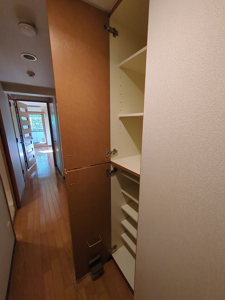 24/25 エントランス