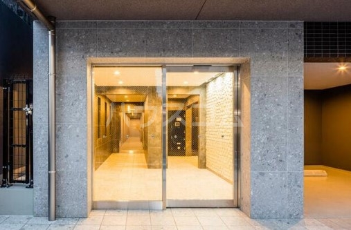 17/27 エントランス