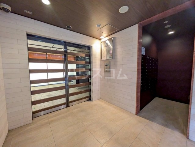 14/23 エントランス