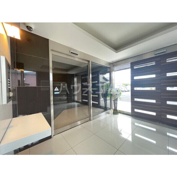 16/26 エントランス