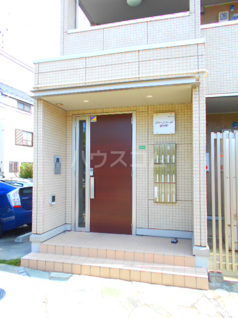 28/30 エントランス