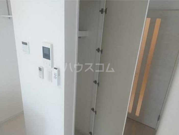 21/27 エントランス