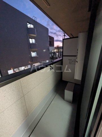 19/28 バルコニー