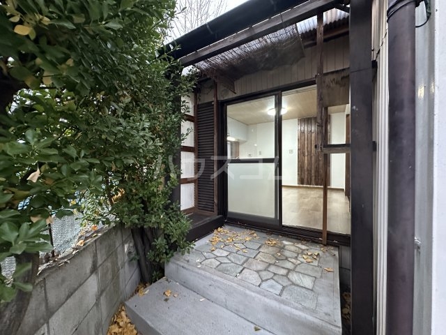 18/28 エントランス