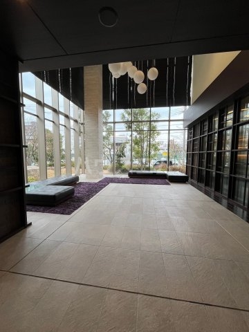 23/30 エントランス