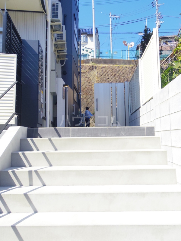 15/16 エントランス