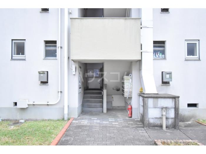 17/25 エントランス