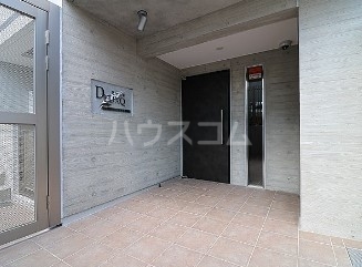 18/25 エントランス