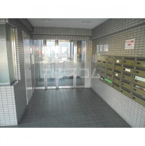 22/30 エントランス