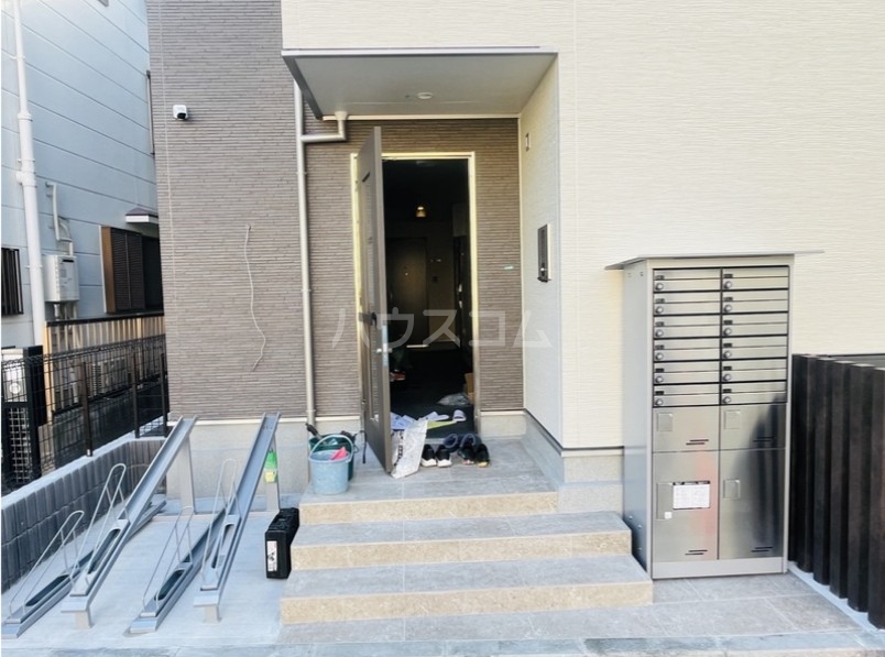 20/30 エントランス