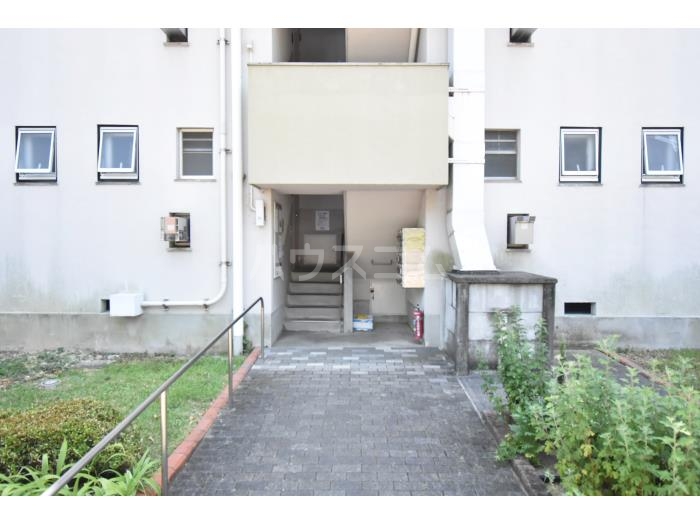 17/25 エントランス