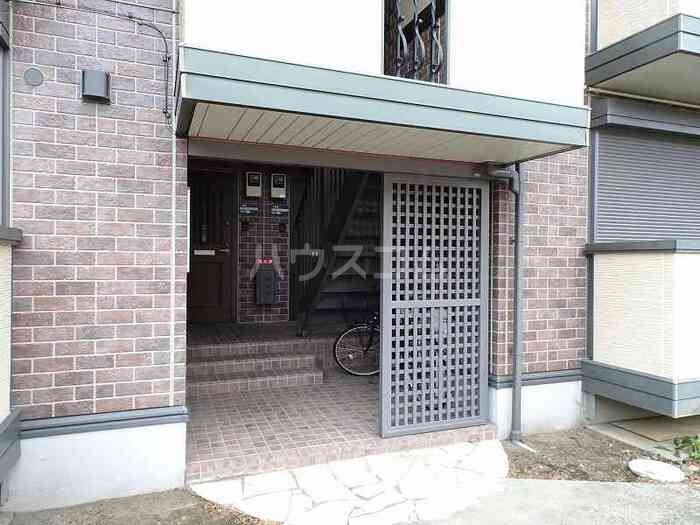 2/4 エントランス