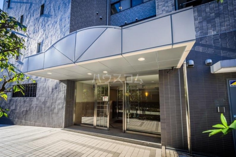 17/27 エントランス