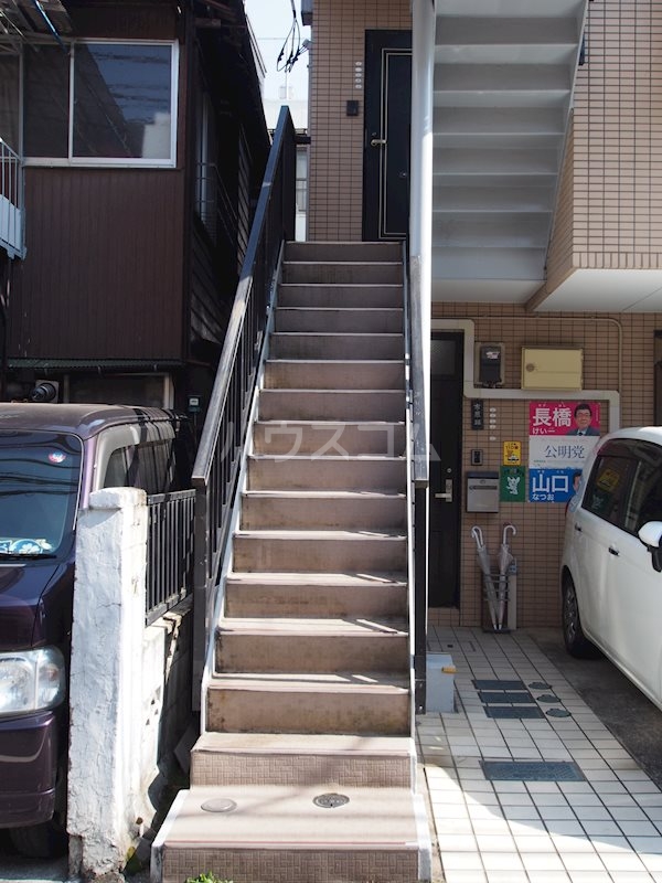 13/15 エントランス