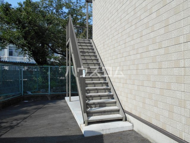 17/27 エントランス