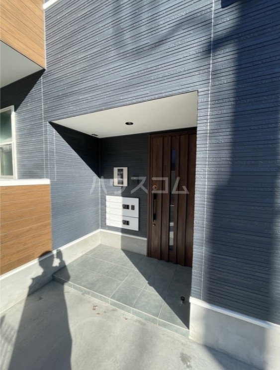 22/23 エントランス