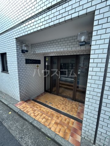 26/30 エントランス