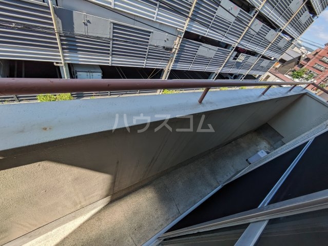 13/22 バルコニー