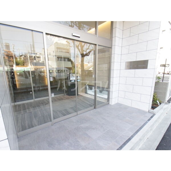 15/19 エントランス