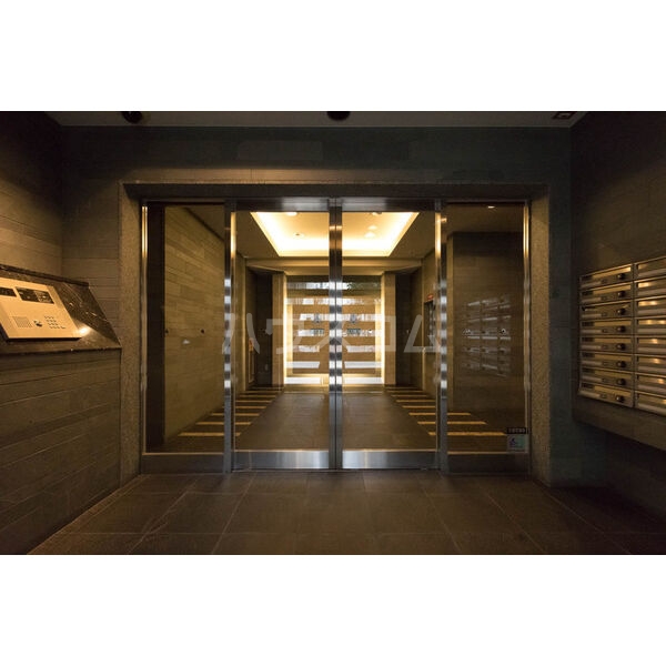 14/20 エントランス