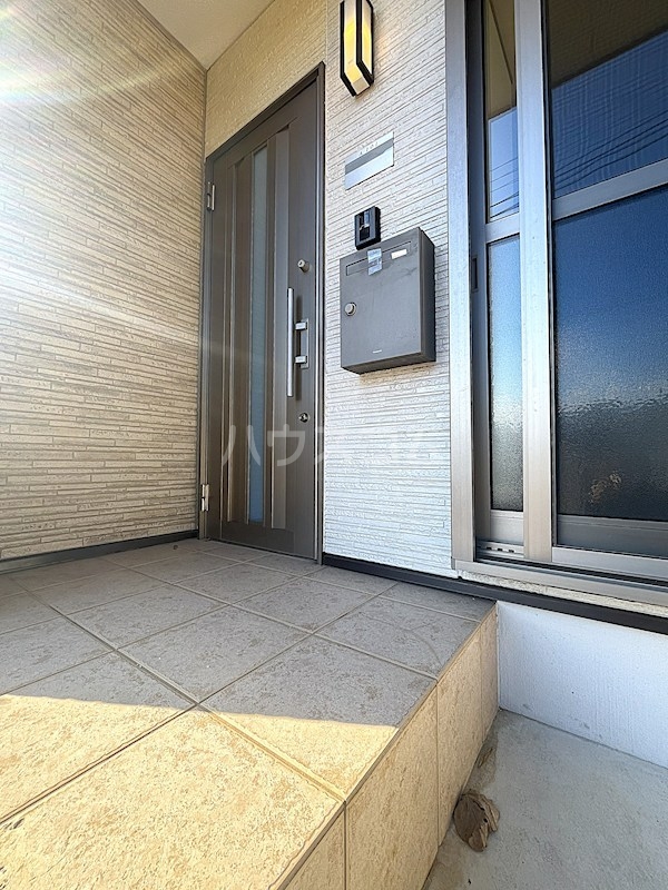 27/30 エントランス